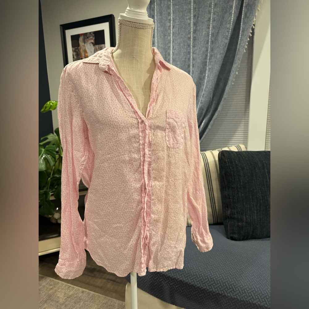 Grayson linen button-up top. Size 2, small. Pink with white print.